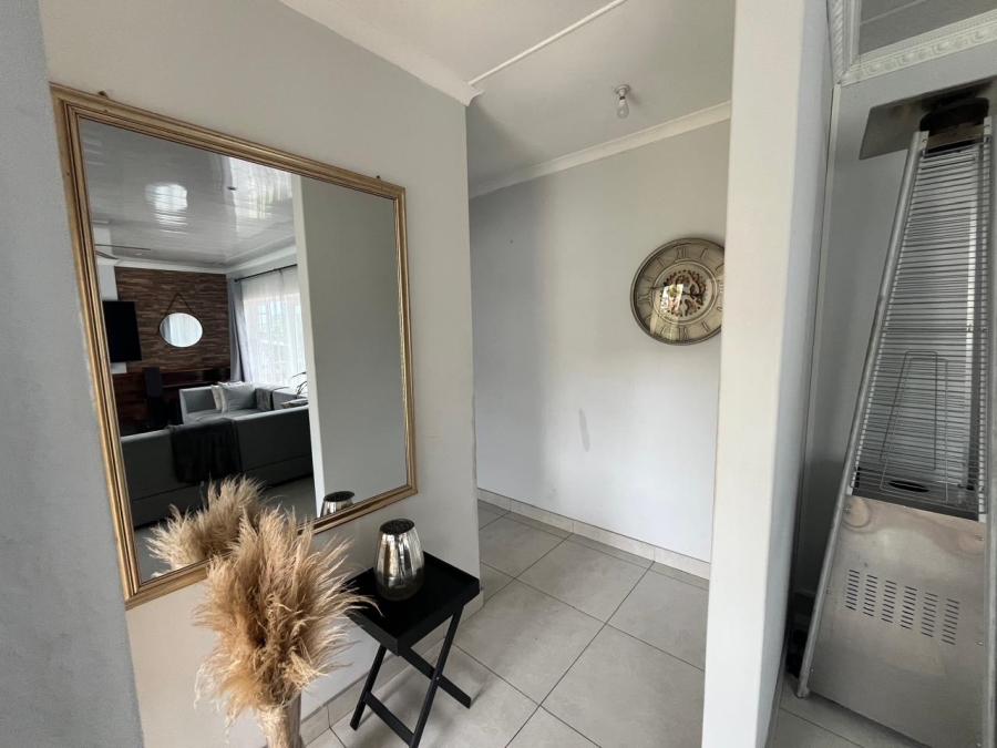 To Let 3 Bedroom Property for Rent in Sunnyridge Eastern Cape